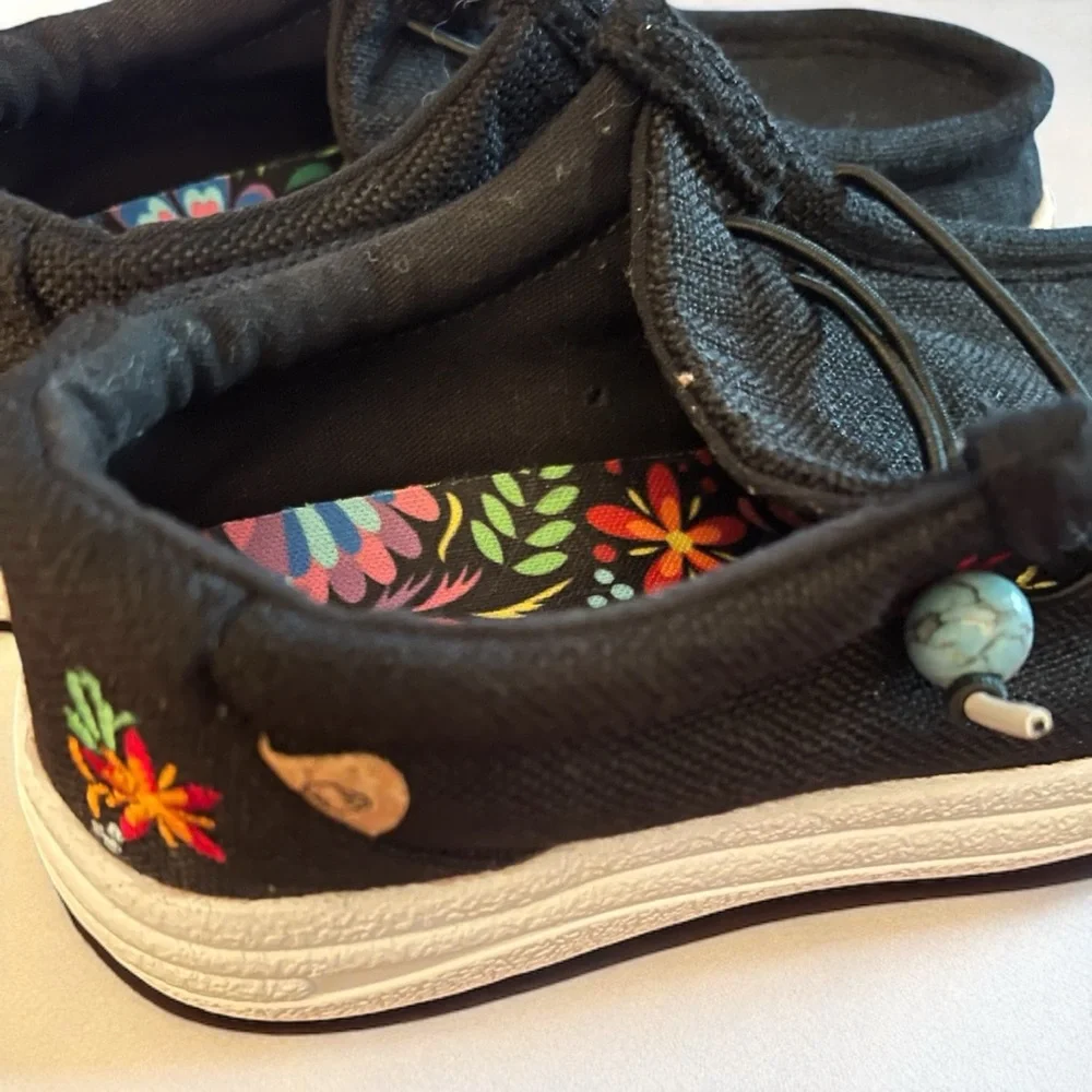 LAMO Paulie Kids Black Canvas Slip On Shoes Floral Youth Size 12 Like New